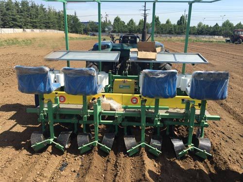四行種植機(jī)下地現(xiàn)場